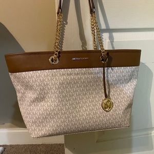 Michael Kors Large Vanilla Signature Tote